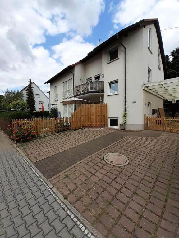 Appartement Frei 4 *